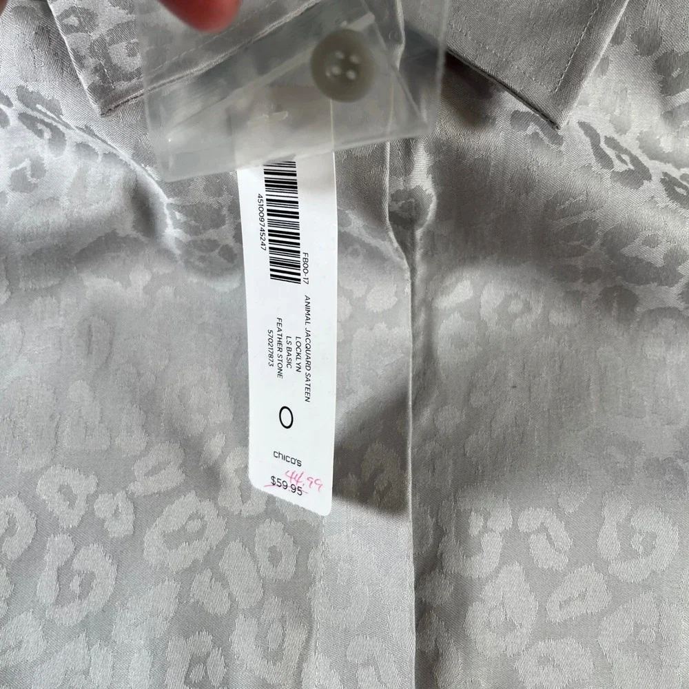 Chicos Animal Jacquard Sateen Shirt Feather Stone Grey Wrinkle Resistant Size 0